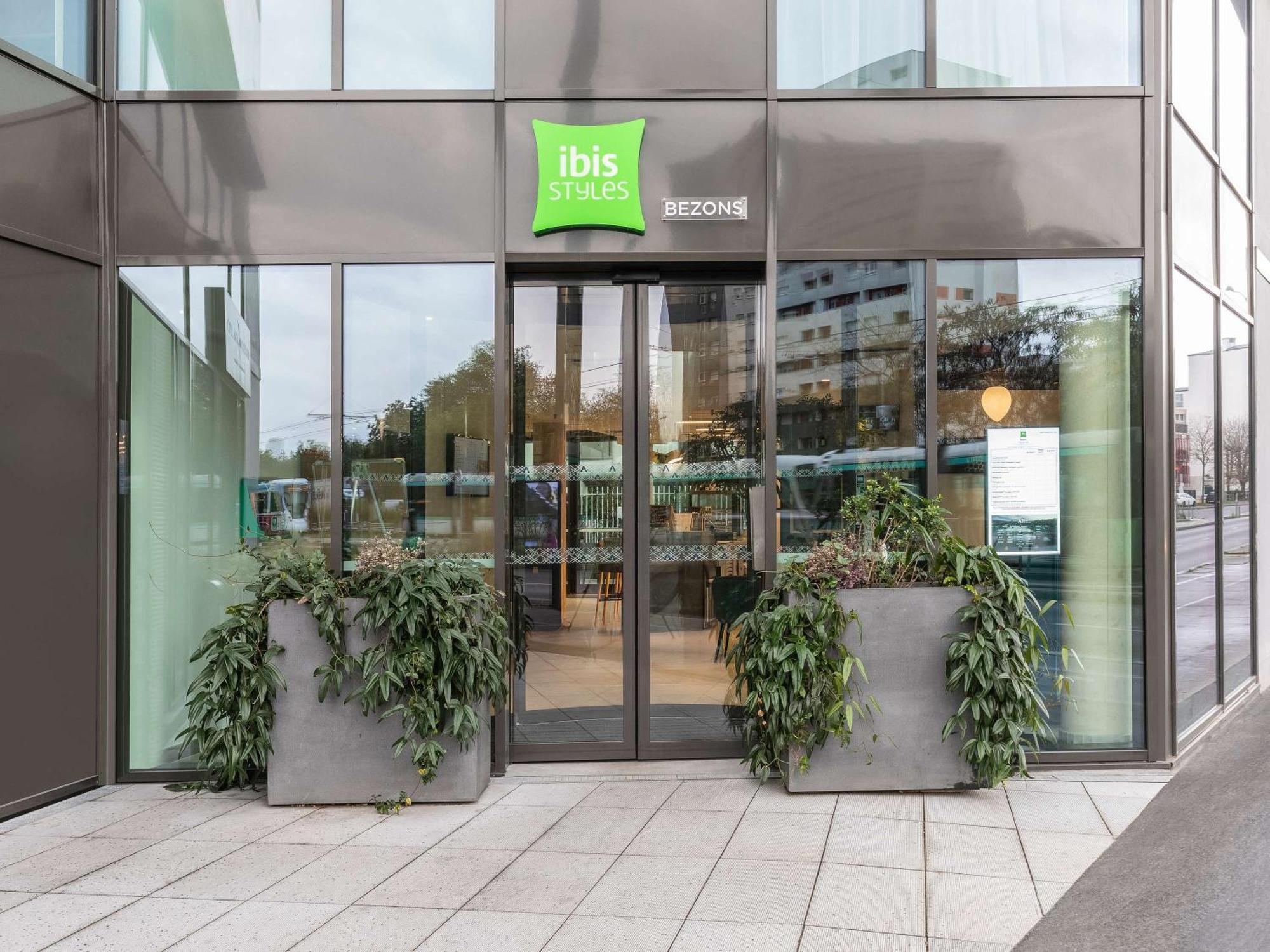 Ibis Styles Bezons Paris La Defense Hotel Exterior photo